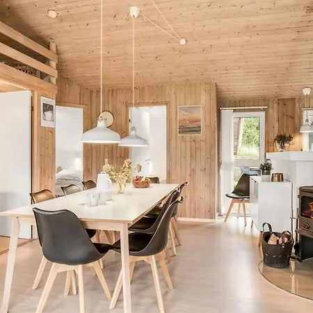 Helene - 1-5km From The Sea By Interhome